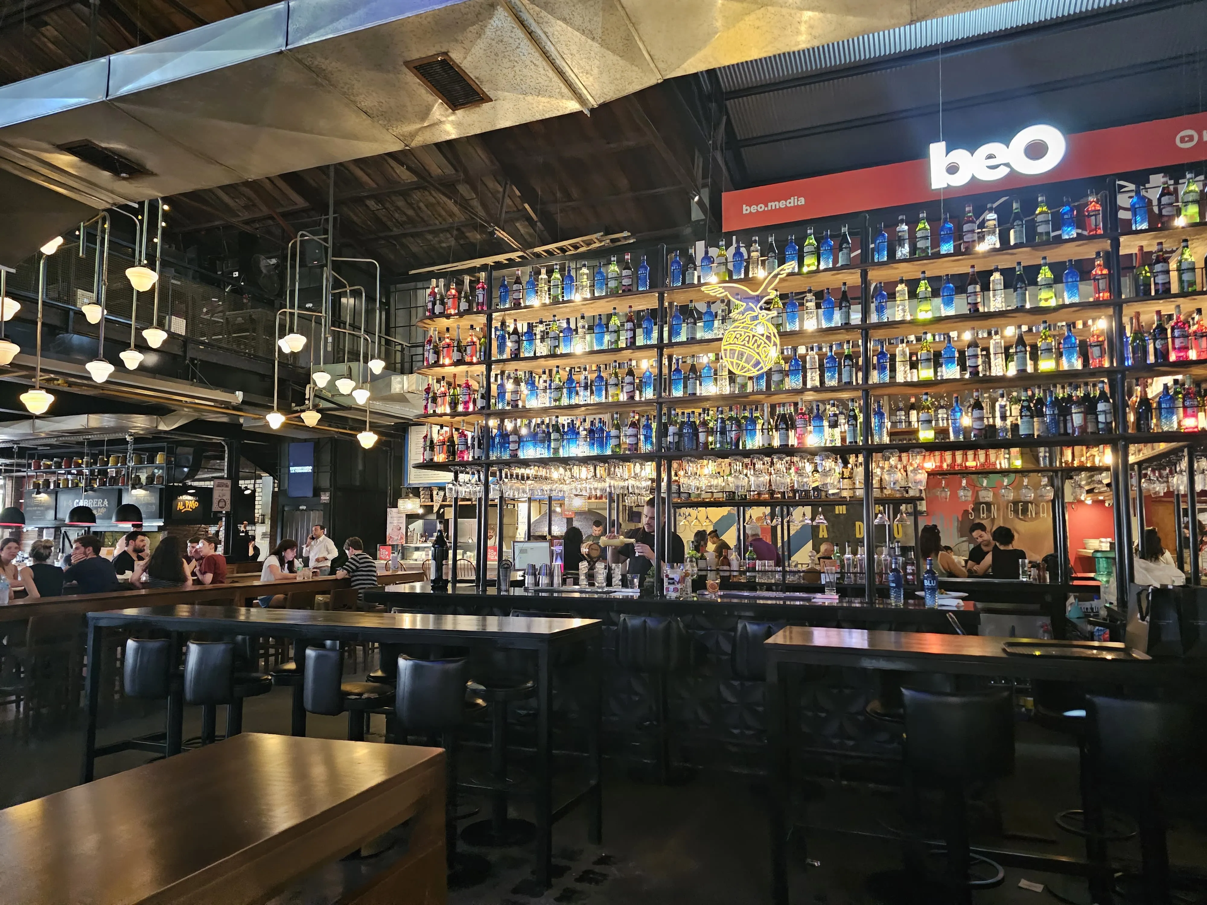 Baxar Mercado: el imperdible polo gastronómico de La Plata para ...