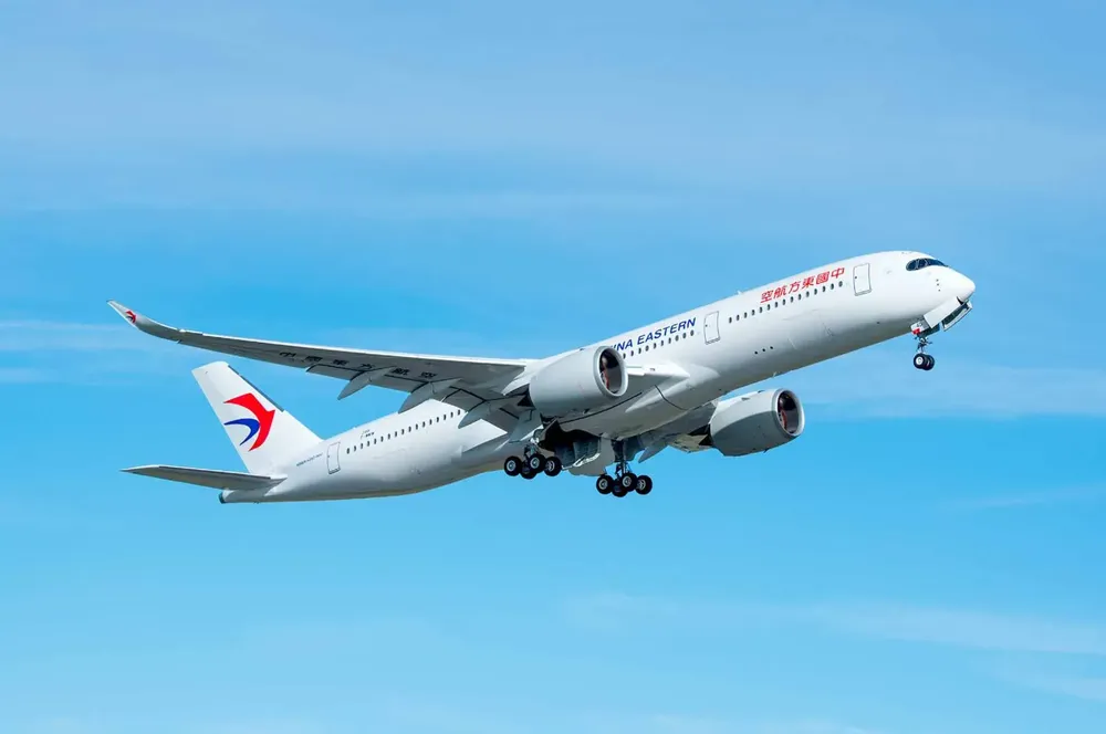 A350-900-China-Eastern-take-off-