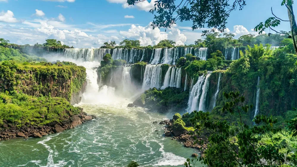 vista-panoramica-cataratas-pirayu-hotel-resort-puerto-iguazu-misiones-argentina