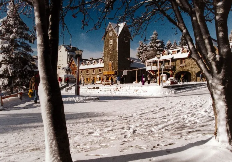 64050176-c552-4387-b2d6-e92abcf3aa61