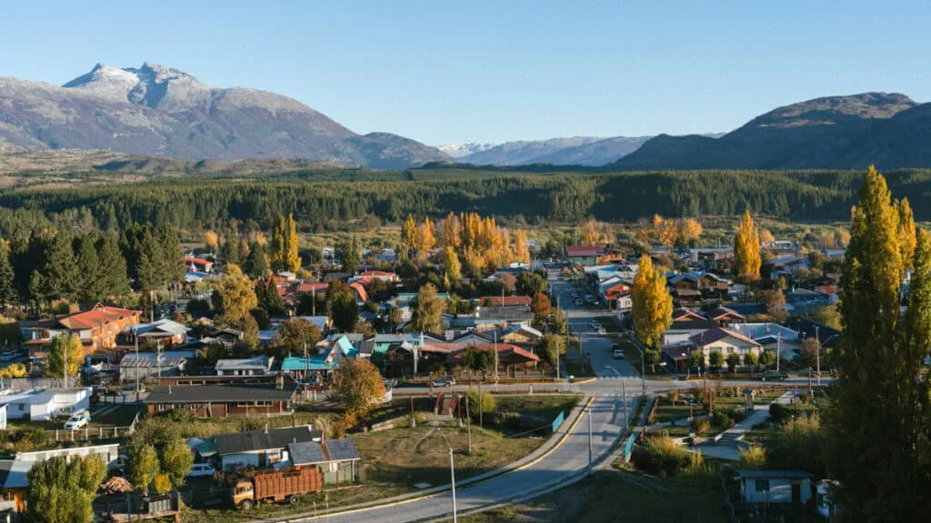 Chile-Carretera-Austral-Cochrane-Aerial-Town-View-Mirador-Landscape-1024x576