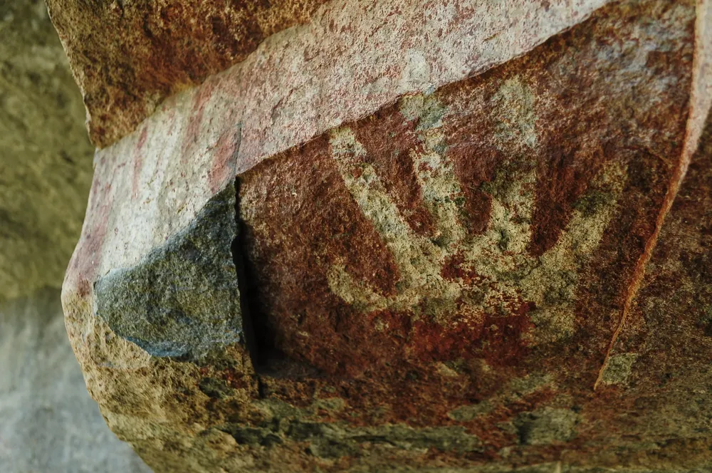 Paredon-de-las-Manos-2-scaled