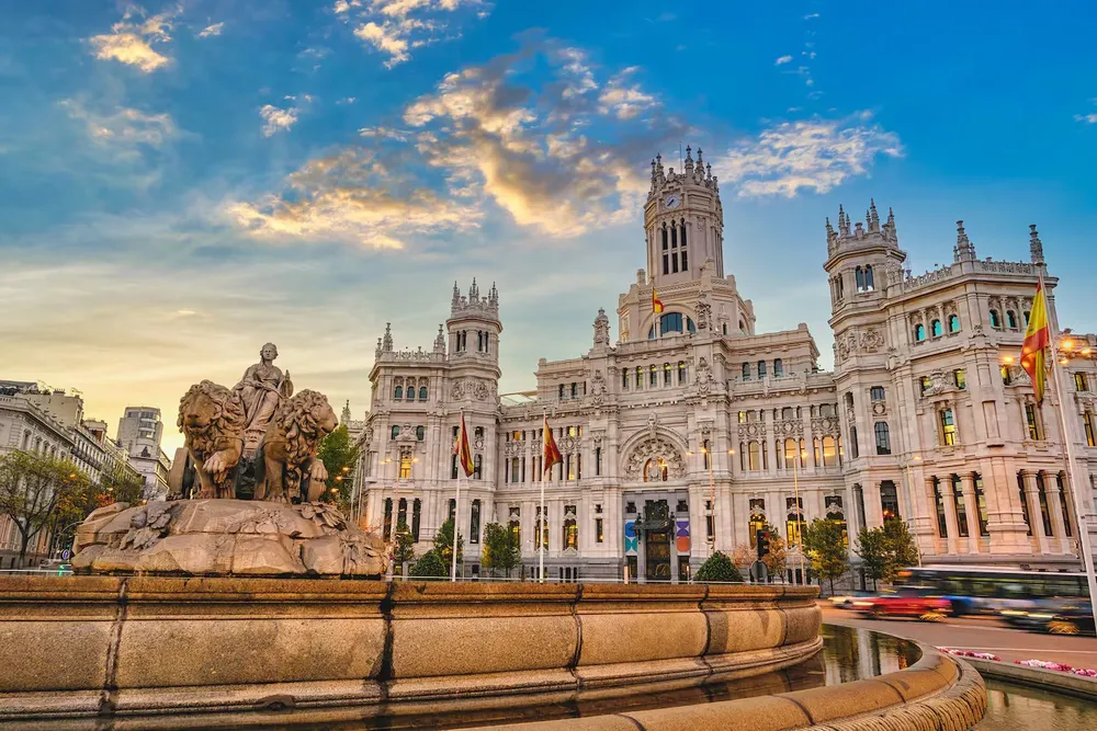 madrid-se-consolida-como-uno-de-los-destinos-elegidos-por-los-argentinos-para-vacacionar-a-lo-largo-de-julio-foto-adobe-stock-DGPVOR5ZVRFB3FTPEYOOTF7AFY