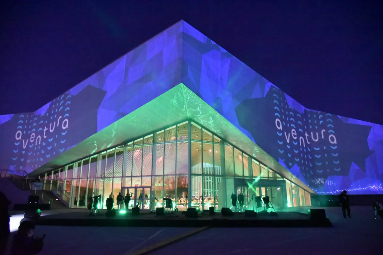 centro de convenciones Domuyo