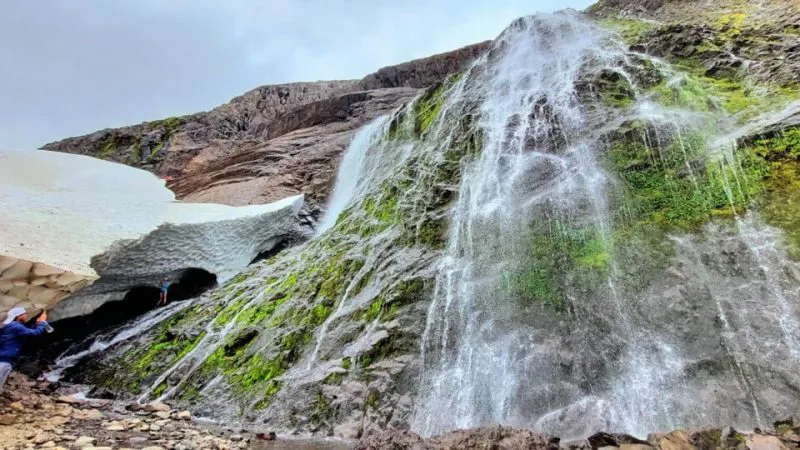 acceso_tuneles-de-hielo_esquel_nacimiento_arroyo_irigoyen--qpvswtk20odb51ir1b1hau9rf8yg18mvubi4j1g80k