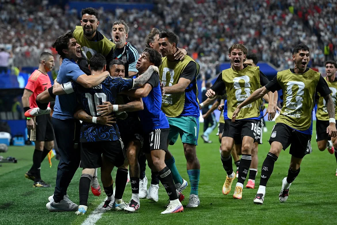 HASTA EL ÚLTIMO SUSPIRO. 🇦🇷En el tiempo agregado, Argentina selló su pase a la final de la Cop (2)