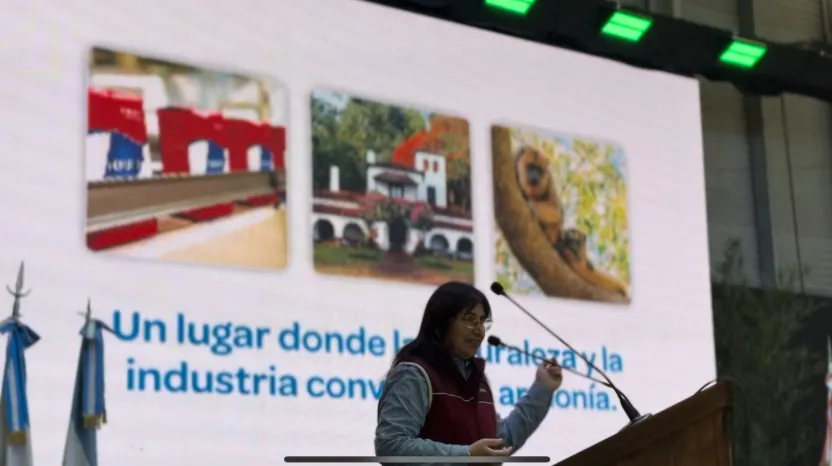 f893bef8-cfda-4018-a465-edbb05660fc4