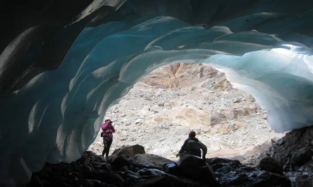 6a2da1b5-3380-4450-ac46-9be4ff43ecb1