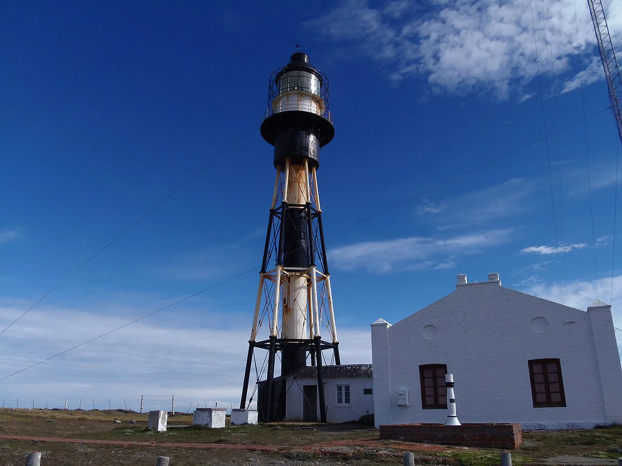 Cabo_Virgenes,_Provincia_de_Santa_Cruz,_Argentina._-_panoramio_(1)