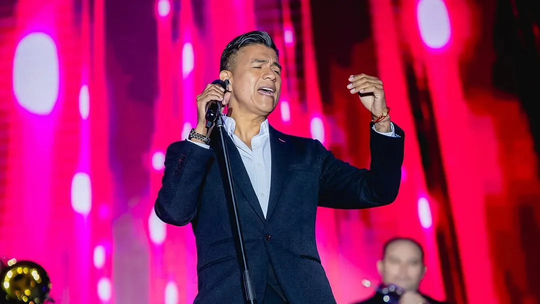 Una épica noche en la @expopatagoniacl junto a @americooficial Un espectáculo lleno de emoción, romanticismo y con los mejores éxitos que han marcado generaciones!#expopatagonia #expopatagonia2025 #coyhaique #ameri