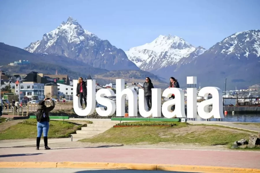 6787Ushuaiaturismodestinomaselegido-900x600_c