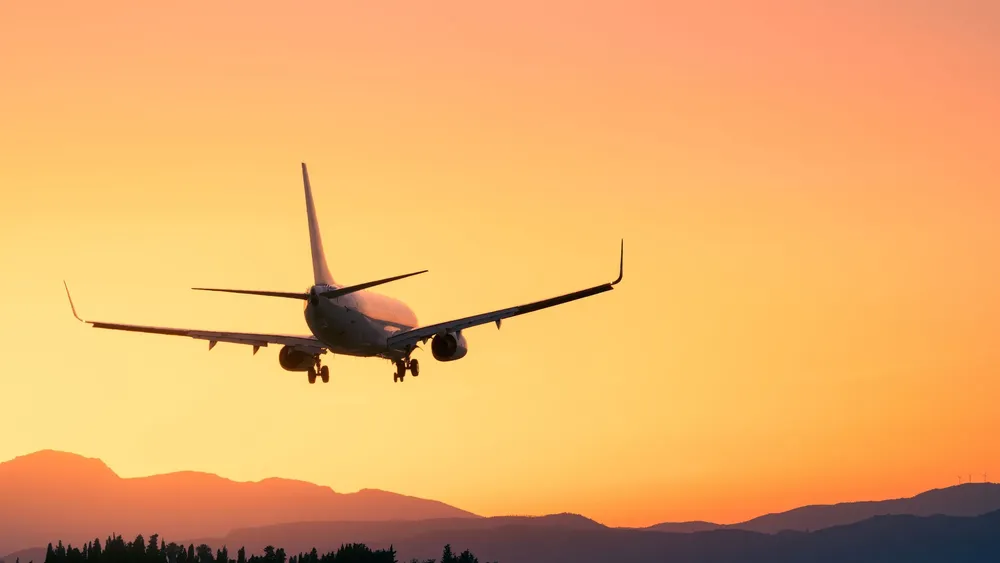 plane-GettyImages-1551471455-_1_