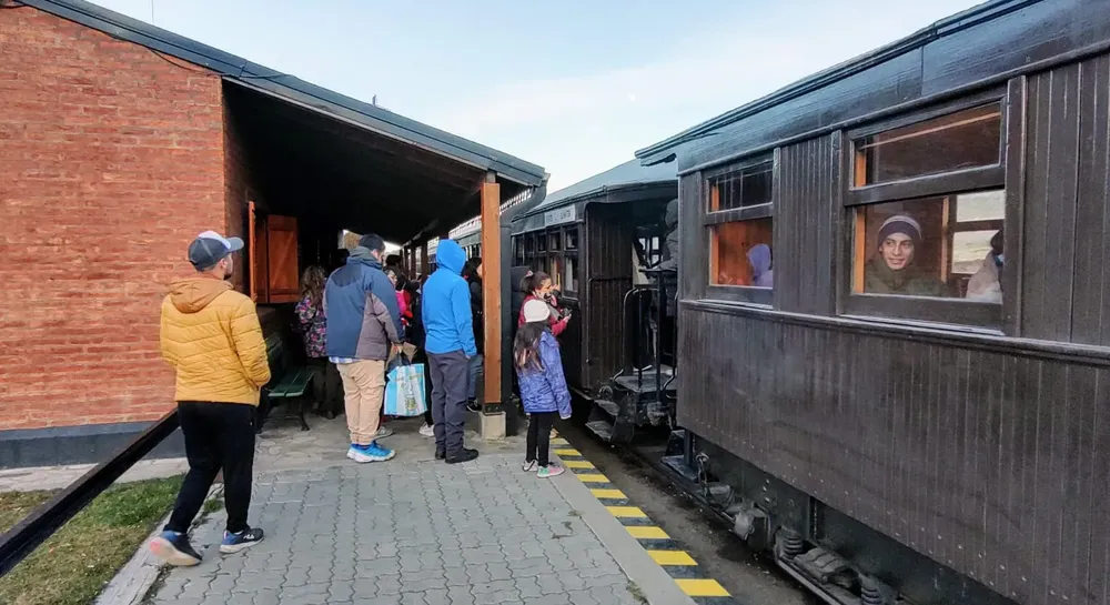 c0419c5e-d75f-4204-83b1-6479562c1336