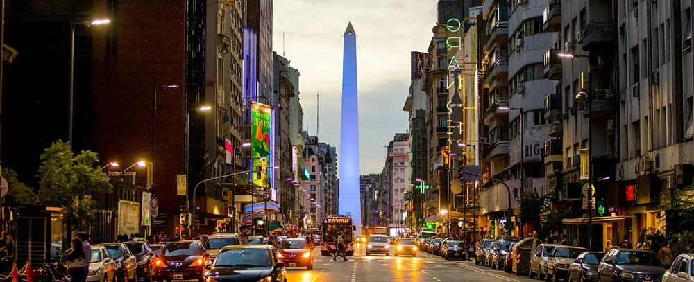 obelisco-noche-1500x610-corrientes-2022